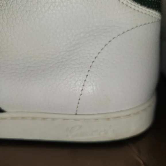 Gucci Hi-top leather sneakers with matching belt set. Size 100/40